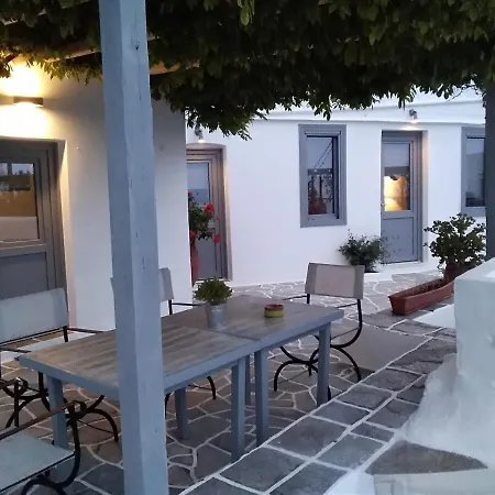 Dora's Traditional Houses * Apollonia